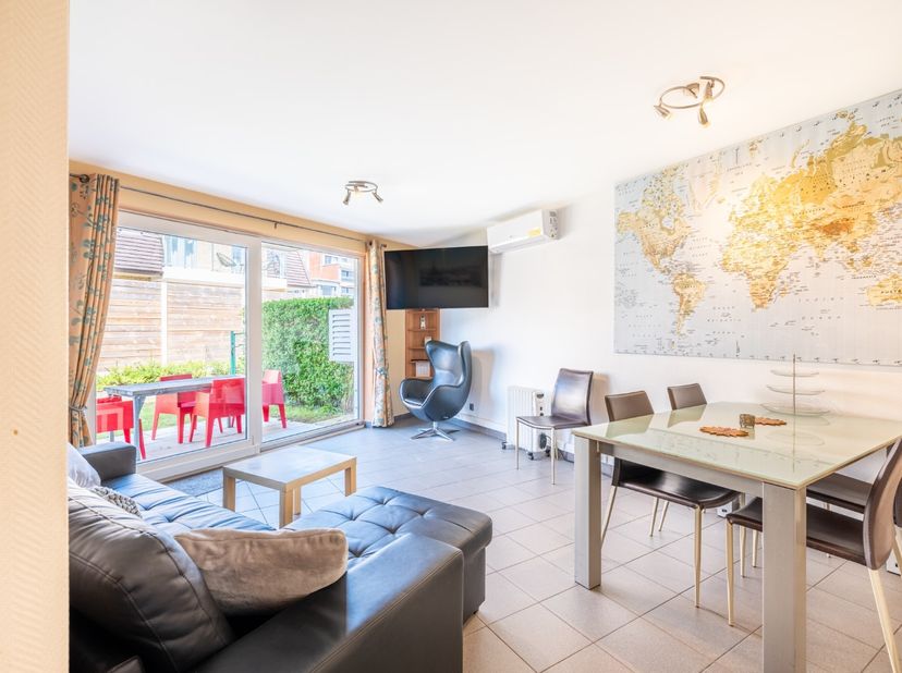Appartement de plain-pied avec jardin et parking à vendre dans le centre de Sint-Idesbald.&lt;br /&gt;
&lt;br /&gt;
La résidence Elisabeth est située dans l&#039;Ooste