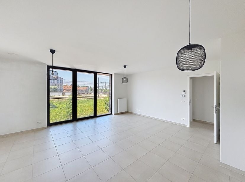 Dit aangename appartement is ideaal gelegen nabij het station van Brugge en op wandelafstand van het bruisende stadscentrum. Dankzij deze centrale lig