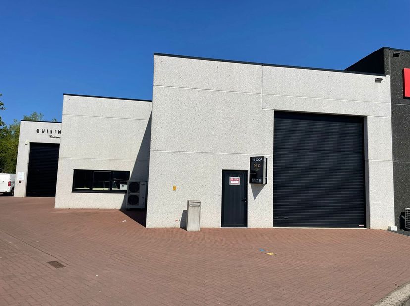 Bien professionnel à vendre
                    à 3545 Zelem