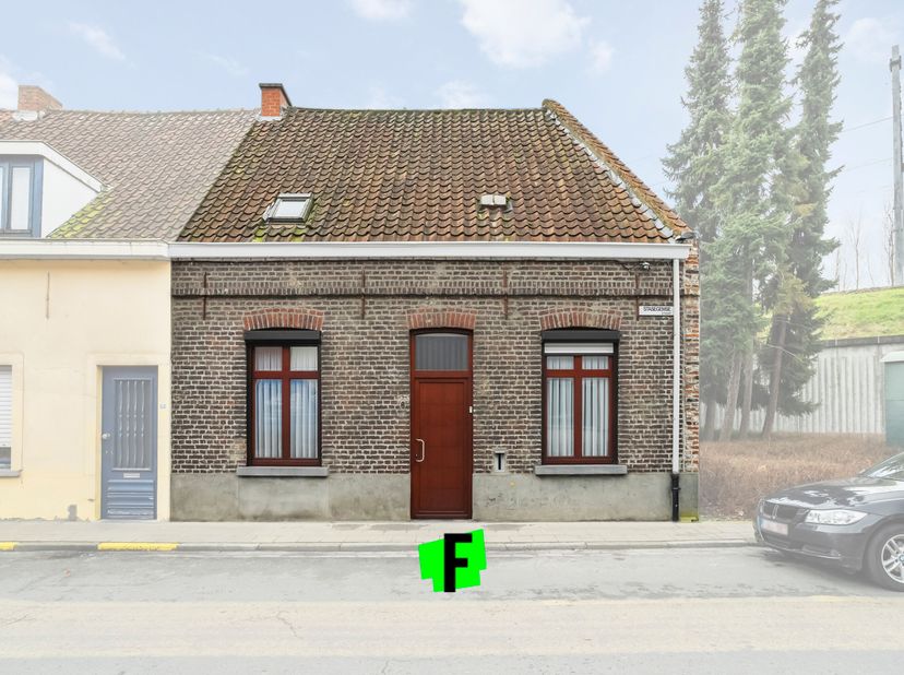 Ontdek deze unieke renovatiekans! Te koop: charmante woning in Harelbeke, gunstig gelegen nabij het prachtige Provinciedomein De Gavers. Deze woning m