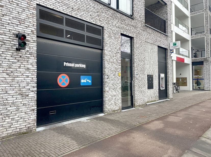 Ben jij geïnteresseerd in deze autostaanplaats te koop in Wilrijk? Aarzel dan niet om contact met ons op te nemen. Had u graag uw eigen eigendom te ko