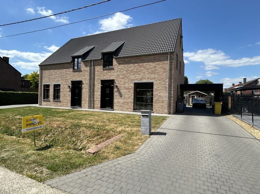 Maison à louer
                    à 2431 Veerle