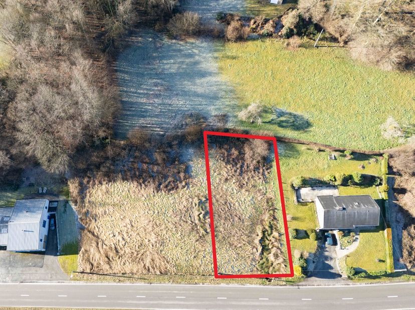 Lagence ERA B-LUX a le plaisir de vous présenter ce terrain à bâtir situé dans la commune de Rendeux, à Hodister.Ce terrain est l&#039;endroit idéal pour r