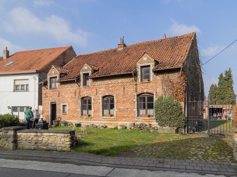 Steenokkerzeel : Projet de rénovation, sur un terrain de 15a 70ca, construction brute 390m² avec possibilités d&#039;extension. Nombreuses possibilités (ha