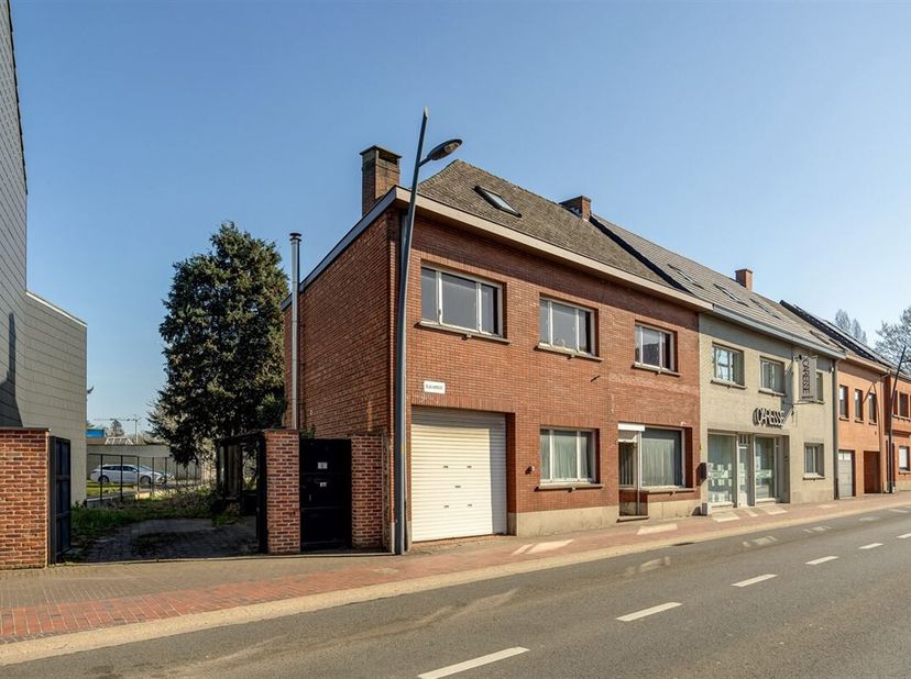 Bien professionnel à vendre
                    à 2230 Herselt