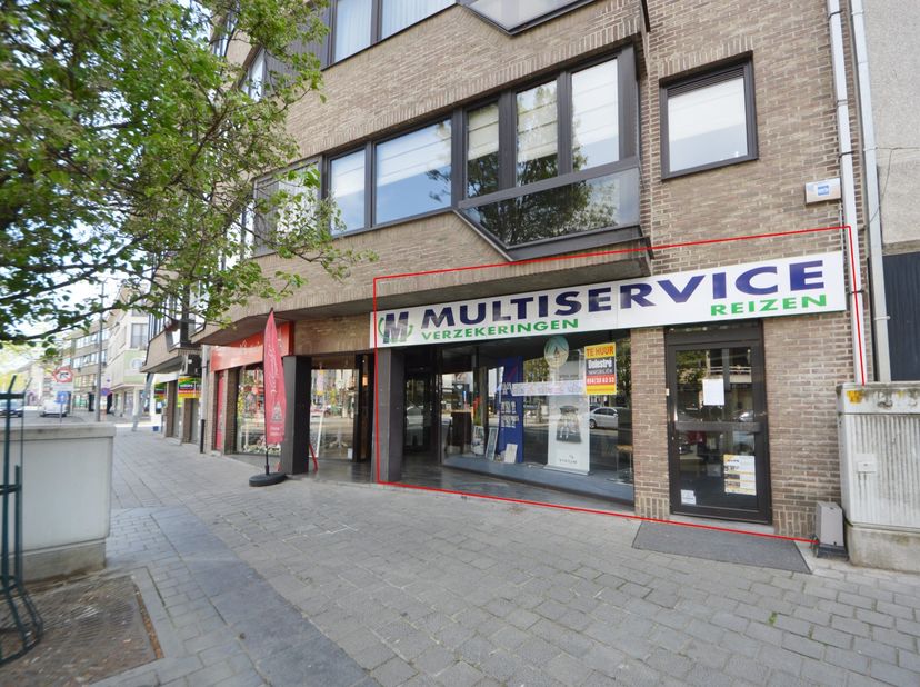 Bien professionnel à louer
                    à 9400 Ninove