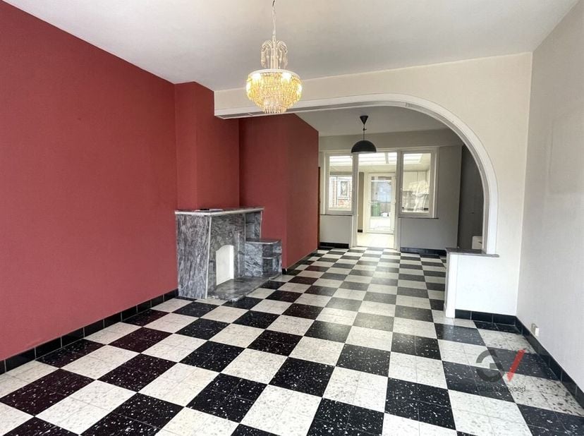 Startprijs: €265 000&lt;br /&gt;
De woning wordt verkocht via een biedingssysteem zodat geïnteresseerde kandidaten de kans krijgen om een bod te doen.&lt;br /&gt;