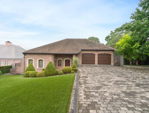                                         Villa à vendre à Hekelgem, € 885.000
