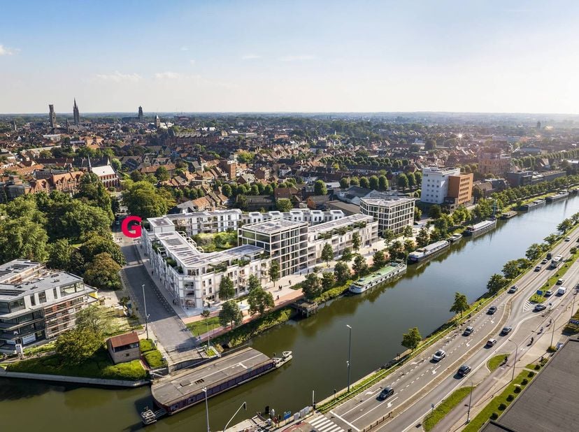 Prachtig gelegen handelspand (337 m²) te koop in het ambitieus nieuwbouwproject Kolenkaai. Het handelspand heeft een goede visibiliteit en bevat zeer