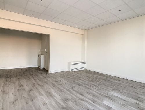                                         Bien commercial à louer à Essen, € 625
