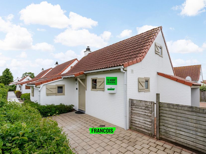 Charmante visserswoning te koop in het vakantiepark &quot;Novapark&quot;. Door de ideale ligging bent u op wandelafstand van het centrum van het pittoreske De H
