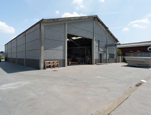                                         Bâtiment d’entreprise à louer à Beveren-Waas, € 3.800

