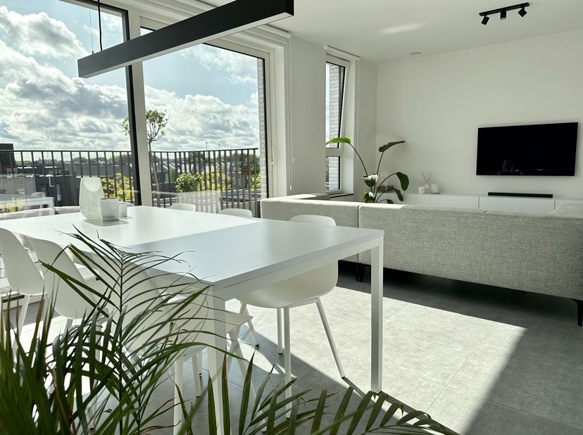 Dit recent appartement (90,4m²) met twee slaapkamers is gelegen binnen de grote ring van Hasselt, met het centrum op wandelafstand en een goede verbin