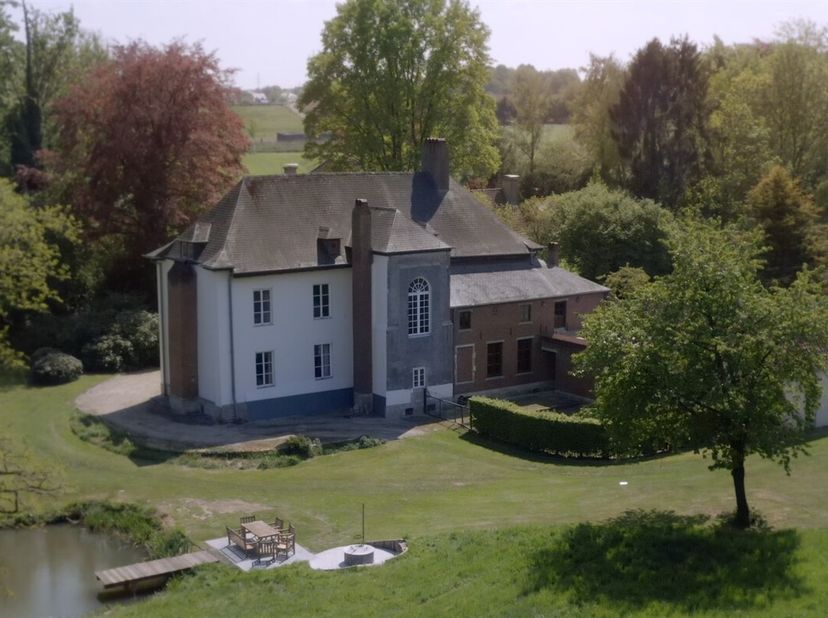 Prachtig parkdomein Kasteel van Walfergem, bestaande uit een gerenoveerde orangerie een conciërge woning en een 18de-eeuws Manor Kasteel van Walfergem