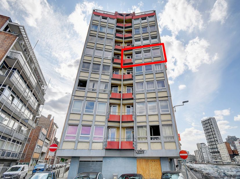https://my.matterport.com/show/?m=NiF64GgibLT L&#039;immobilière SCIARA a le plaisir de vous proposer ce bel appartement à rénover (PEB:D) 1 chambre situé