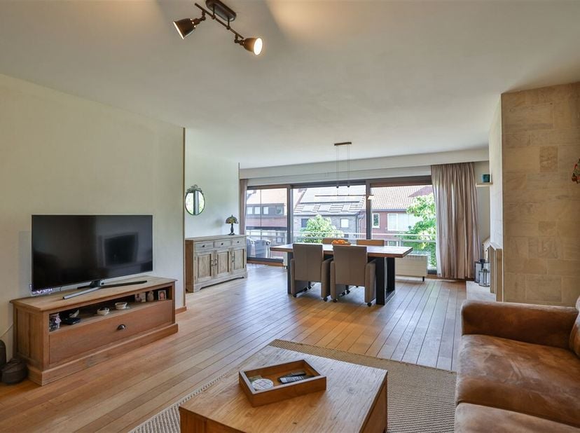 Dit gunstig gelegen appartement bevindt zich in een rustige, doodlopende straat, in Borsbeek.&lt;br /&gt;
Het appartement wordt gekenmerkt door de mooie opp