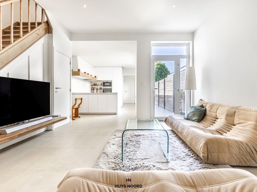 Fantastisch vertoeven in deze grondig gerenoveerde woning in één van de meest gegeerde residentiële buurten van Brugge.&lt;br /&gt;
&lt;br /&gt;
Gelegen op wandel