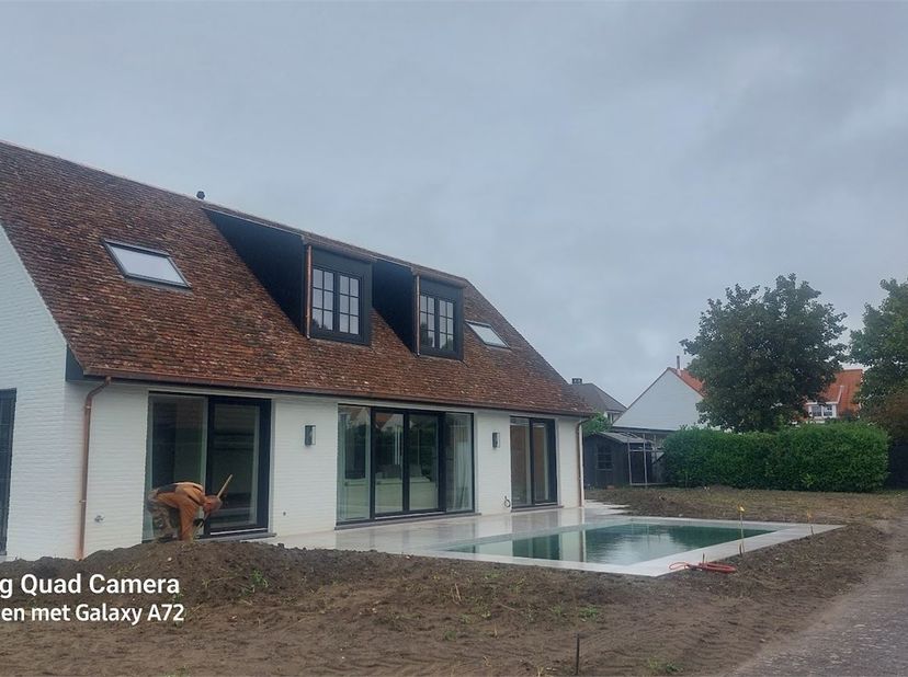 prachtig gerenoveerd , als nieuw 