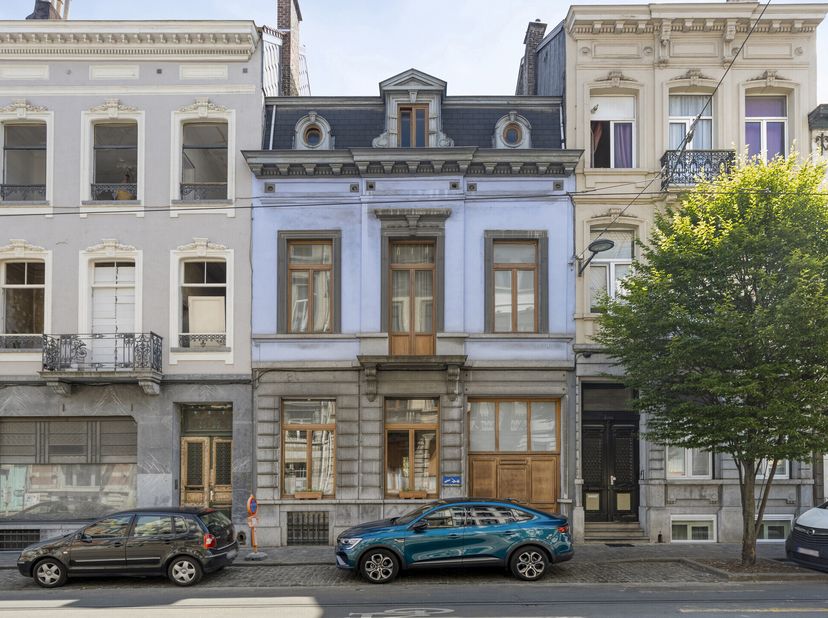 Magnifique maison de maître néoclassique avec jardin de ville à Schaerbeek à vendre!&lt;br /&gt;
Avec une généreuse surface utile de 291 m² et un jardin ens