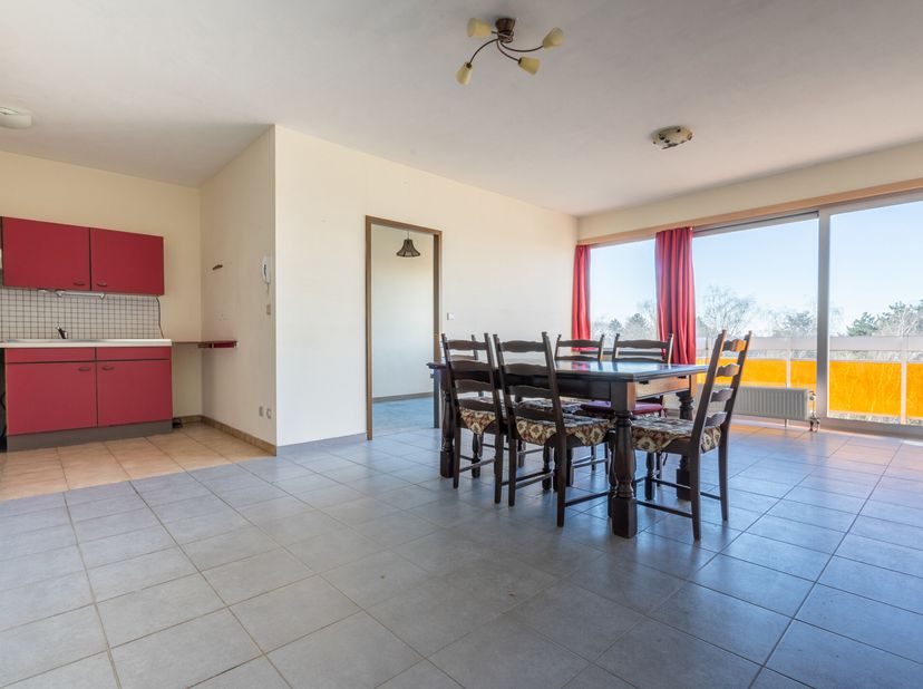 *** OPTION - DANS l&#039;ATTENTE DE LA SIGNATURE DU COMPROMIS *** Charmant appartement de +/- 71m² habitables, idéalement situé à distance à pied de toutes