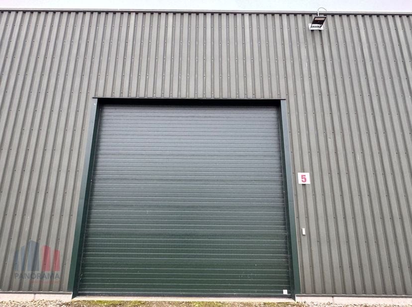 Bien professionnel à louer
                    à 3800 Sint-Truiden