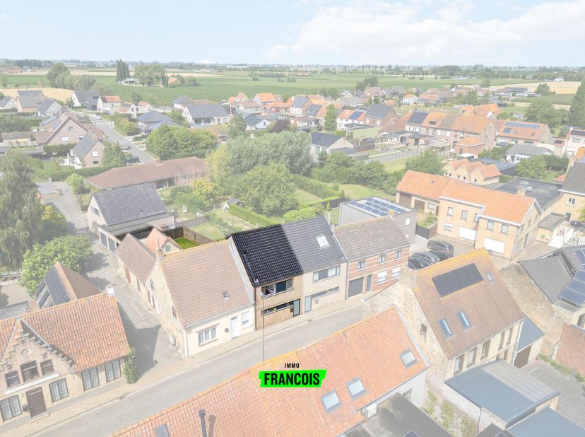 Dans le village de Pollinkhove (section de Lo-Reninge) se trouve cette agréable maison. Cette propriété est située à deux pas d&#039;Ypres-Veurne et Lo ! C