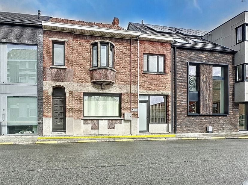 Charmante ruime woning met 4 slaapkamers en een extra polyvalente ruimte op perceel van 290m²&lt;br /&gt;
BEZOEKMOMENT 28 juni, reservatie via SMS 0470/30.2