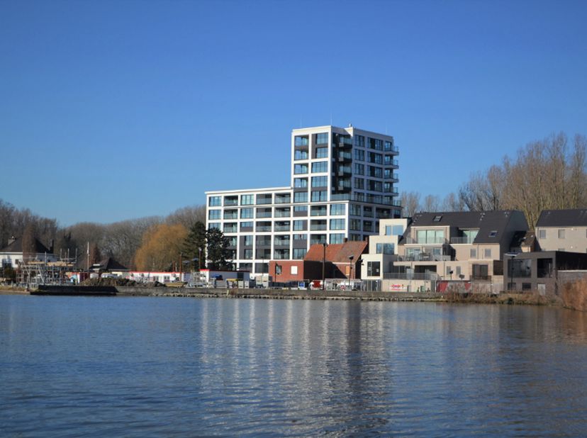 ENERGIEZUINIG Appartement met 2 slpkms en met staanplaats &lt;br /&gt;
Dit rustig gelegen nieuwbouw appartement op het 4de verdiep in residentie &quot;VALORA&quot; be