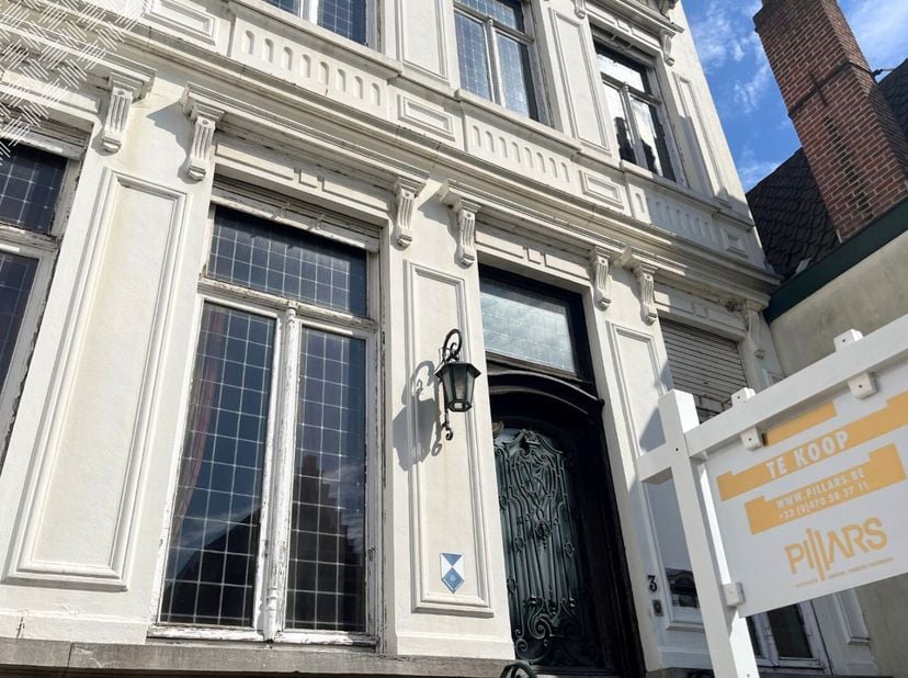 Droomt u ervan om te wonen in het hart van historisch Brugge, omgeven door adembenemende grachten en charmante middeleeuwse straatjes? Dan is deze pra