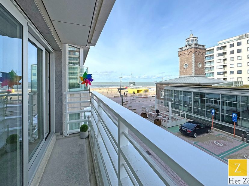 Cet appartement confortable et prêt à emménager sur la Lichttorenplein est parfait comme résidence secondaire. Le salon spacieux s&#039;ouvre sur une terra