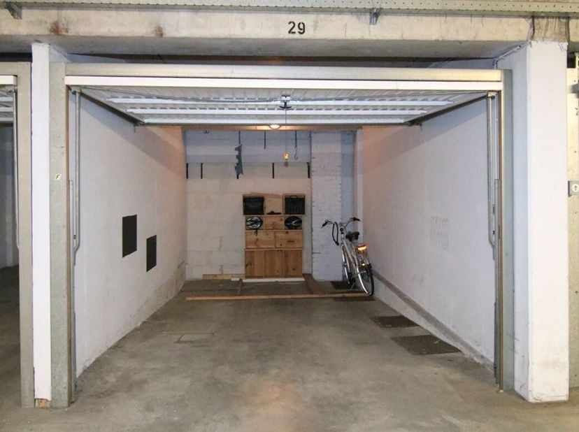 Garage à vendre
                    à 8500 Kortrijk