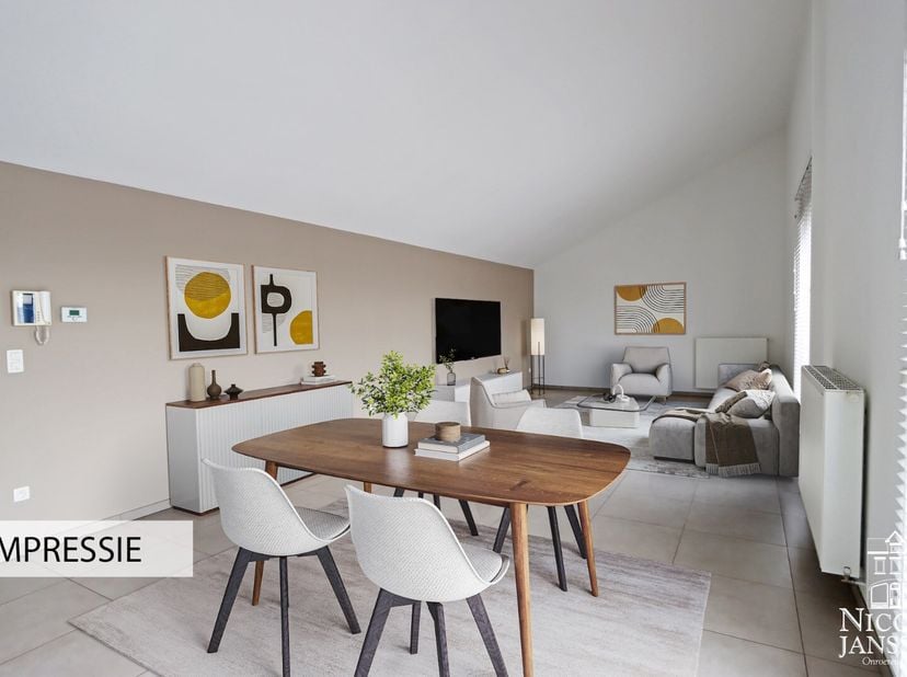Dit royaal duplex-penthouse is zeer ruim ingedeeld met o.a. twee slaapkamers, twee badkamers en mooie leefruimte met open keuken. Genieten kan u op he