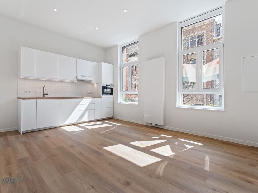 Op een schitterende locatie op het Eilandje in Antwerpen bevindt zich dit volledig gerenoveerd energiezuinig appartement in uiterste topafwerking! U b