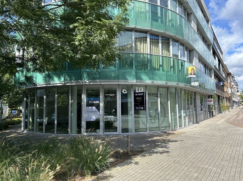 Bien professionnel à louer
                    à 2930 Brasschaat