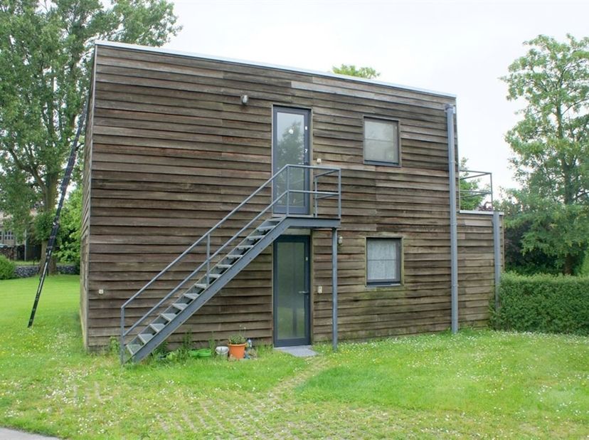 Verzorgde studio, Hoog Kortrijk&lt;br /&gt;
Interesse? Bezoek? Bel ons op 056 21 39 39! &lt;br /&gt;
Deze studio bevindt zich op hoog Kortrijk aan natuurdomein &quot;D