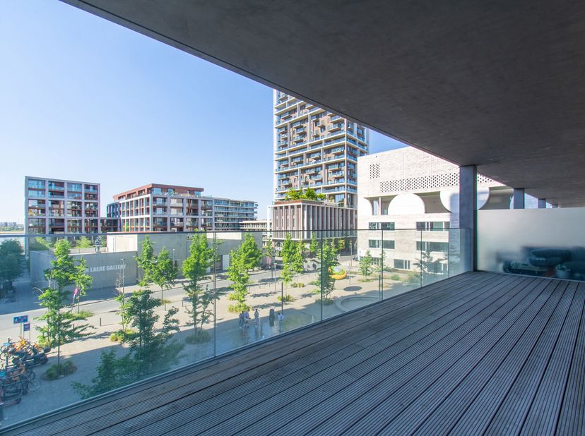 Zuiderplein est le bâtiment central de la nouvelle place Panamarenko sur Nieuw Zuid à Anvers. L&#039;Atelier Kempe Thill a conçu le bâtiment avec un empile