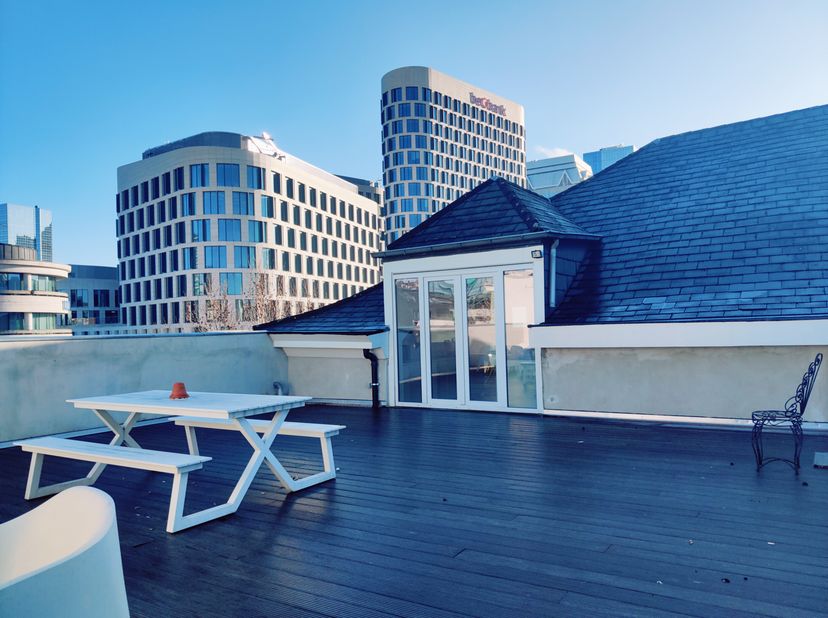 Charmant studio de 33?m² à vendre à deux pas de la place Sainte-Catherine, avec un accès aisé au tram, métro et train. Le studio comprend un espace de