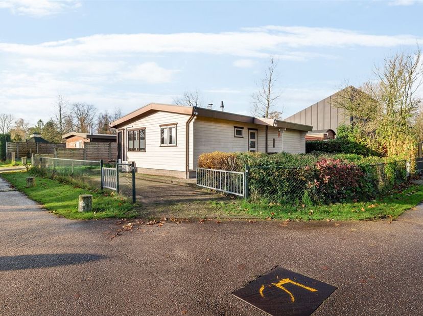 Ligging:&lt;br /&gt;
Deze chalet / vakantiewoning is erg rustig gelegen in het recreatiedomein Tulderbos. Het domein is gelegen in een groene omgeving en bi