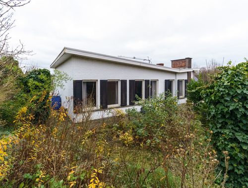                                         Bâtiment commercial à vendre à Begijnendijk, € 279.000
