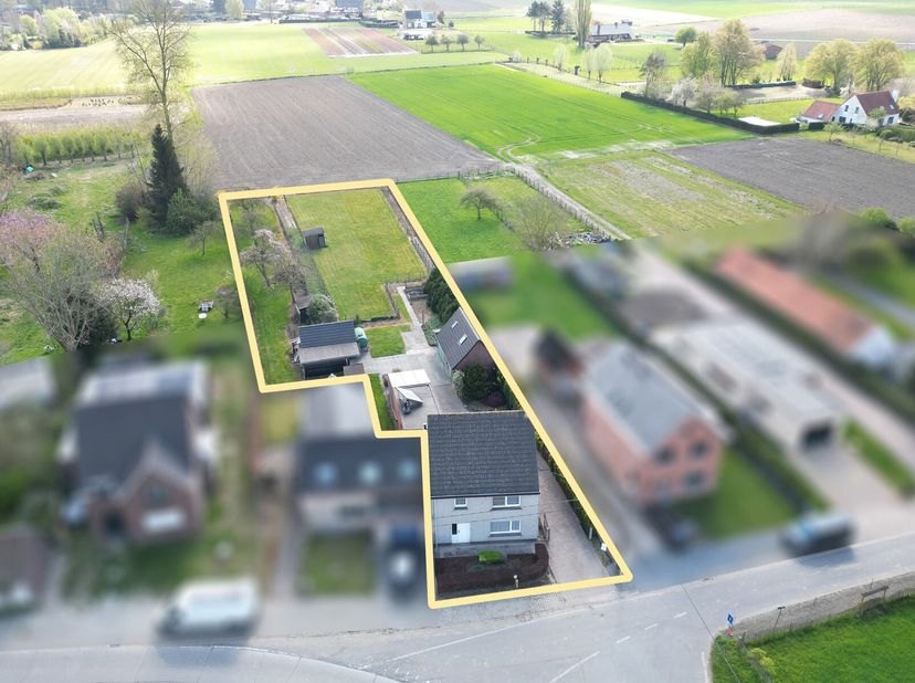 Deze deels gerenoveerde halfopen bebouwing combineert ruimte, licht en potentieel op een aantrekkelijke locatie te Massemen.&lt;br /&gt;
Bij binnenkomst wor