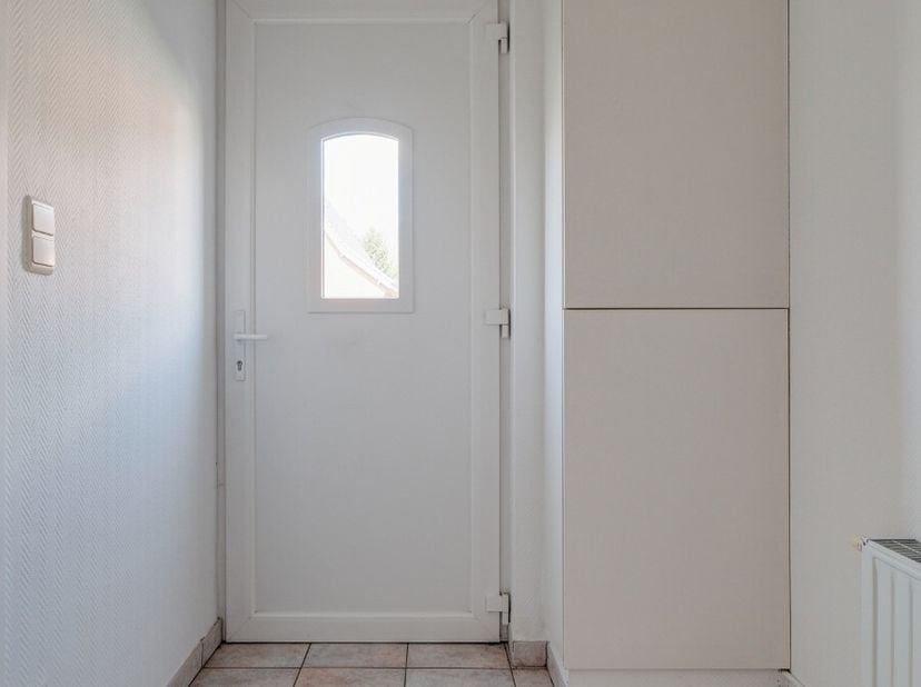 Woning met 3 slaapkamers met een bewoonbare oppervlakte van 165 m² op ruim perceel vlakbij Zonhoven centrum.Voor meer informatie ga naar https://www.e