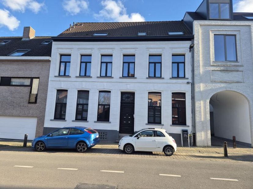 Appartement à louer
                    à 8700 Tielt