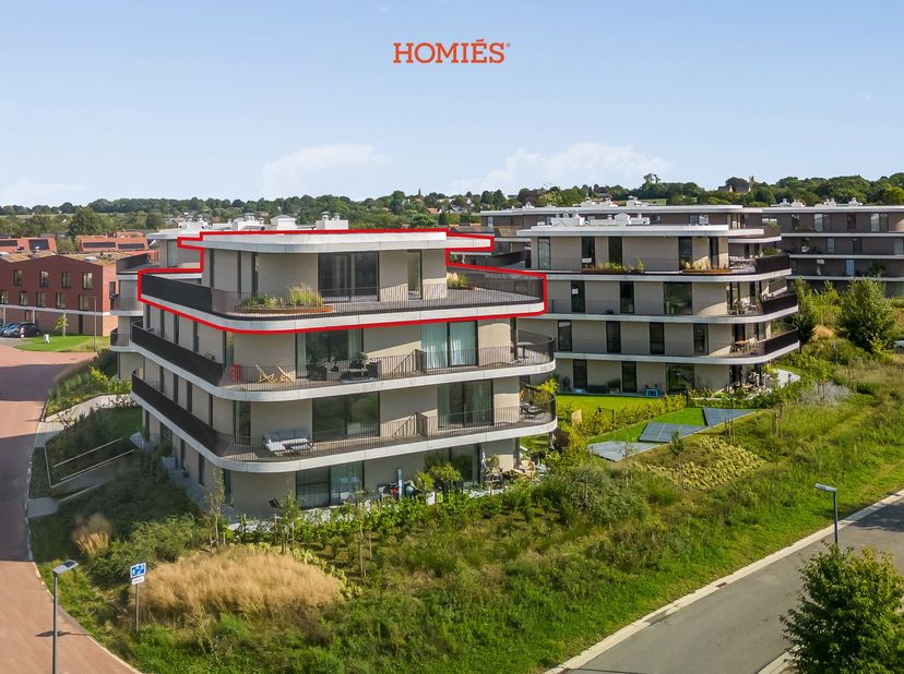 **Verkoop onder BTW** Op een boogscheut afstand van het centrum van Leuven vinden we deze nieuw gebouwde penthouse met een adembenemende buitenruimte