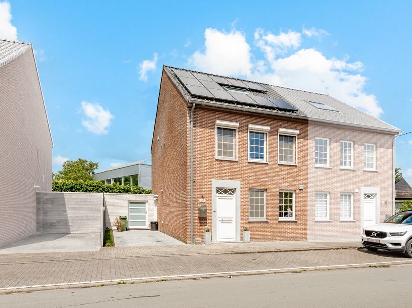 [[ CE BIEN PARTICIPE À LA JOURNÉE MAISONS OUVERTES ERA LE 14/6 DE 16:00 À 17:00 ]]&lt;br /&gt;
Ce bien participe à la Journée Maisons Ouvertes ERA. Visitabl