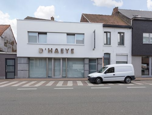                                         Bien commercial avec habitation à vendre à Meulebeke, € 495.000
