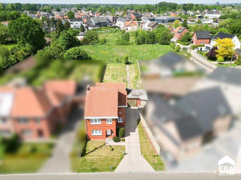 Te renoveren gezinswoning met 3 slaapkamers, grote garage en leuke tuin op een gunstige locatie in Sint-Lambrechts-Herk (Hasselt).Voor meer informatie