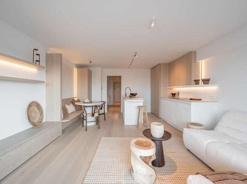 Top gerenoveerd 2-slaapkamerappartement op de Zeedijk-Duinbergen nabij de zeilclub van Duinbergen.&lt;br /&gt;
Het appartement geniet van een fantastisch zi