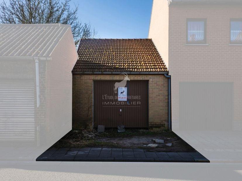 Referentie agentschap : V6031-1677&lt;br /&gt;
Virtueel bezoek : https://envisite.net/vtour/fr/693mzs&lt;br /&gt;
L&#039;Étude des Propriétaires biedt deze garage aan