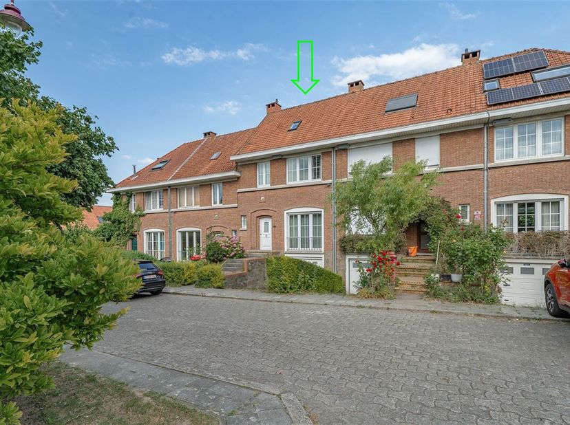 Au coeur du très apprécié quartier du Heymbosch, jouissant d&#039;un environnement résidentiel et familial au sein d&#039;un clos, à proximité de nombreuses fac