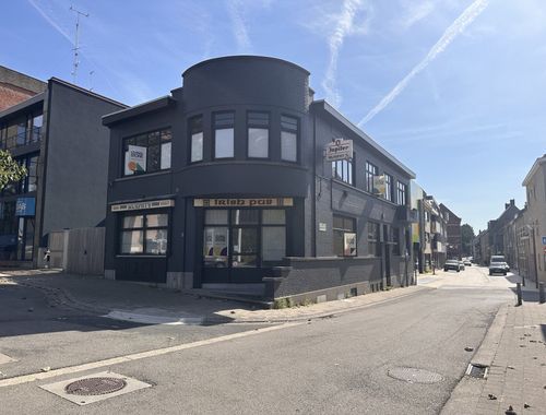                                         Bâtiment commercial à louer à Asse, € 1.000
